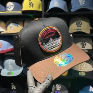 Gorra Snapback San Diego Curvo.